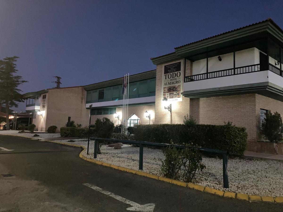 Hotel Алмагро Екстериор снимка