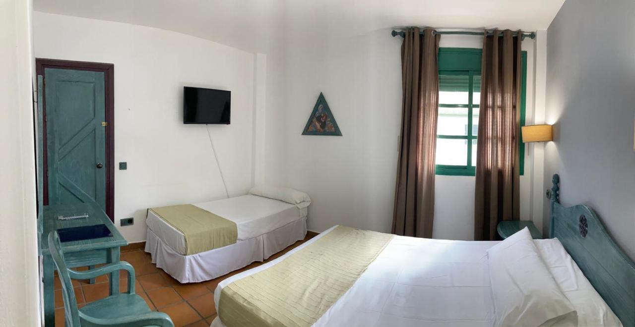 Hotel Алмагро Екстериор снимка